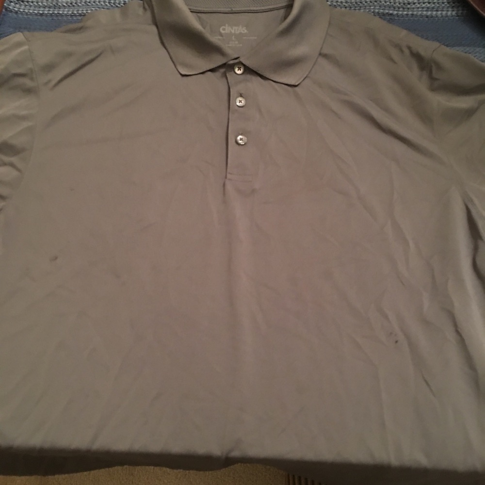 Cintas men’s top size Large